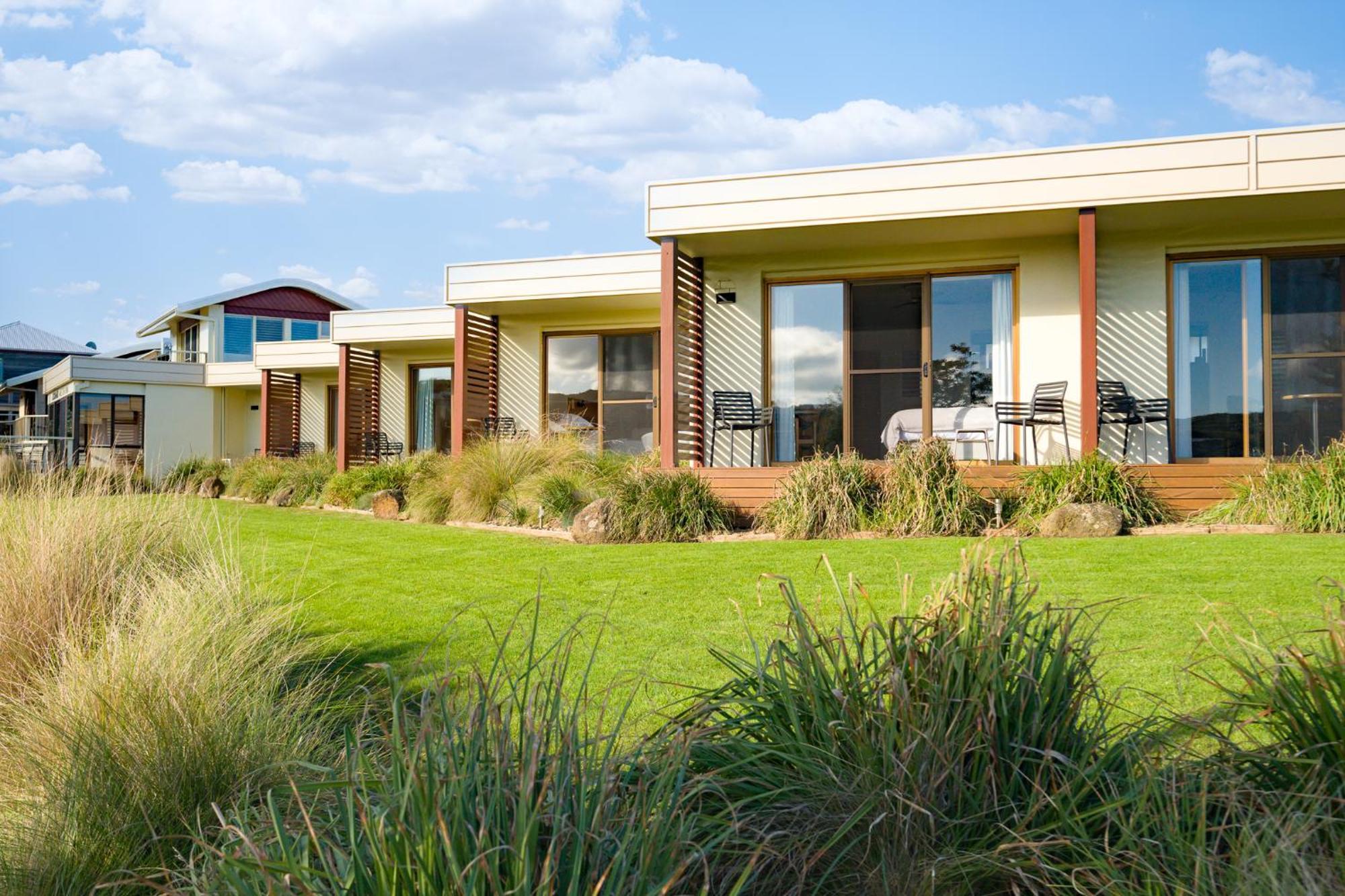 Loch Ard Motor Inn Port Campbell Exterior photo